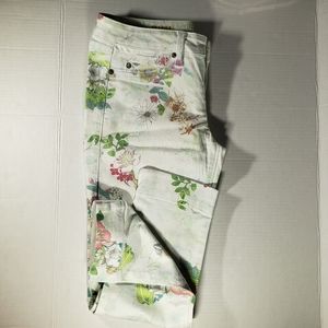 Fragile Blue Jean's crop jeans